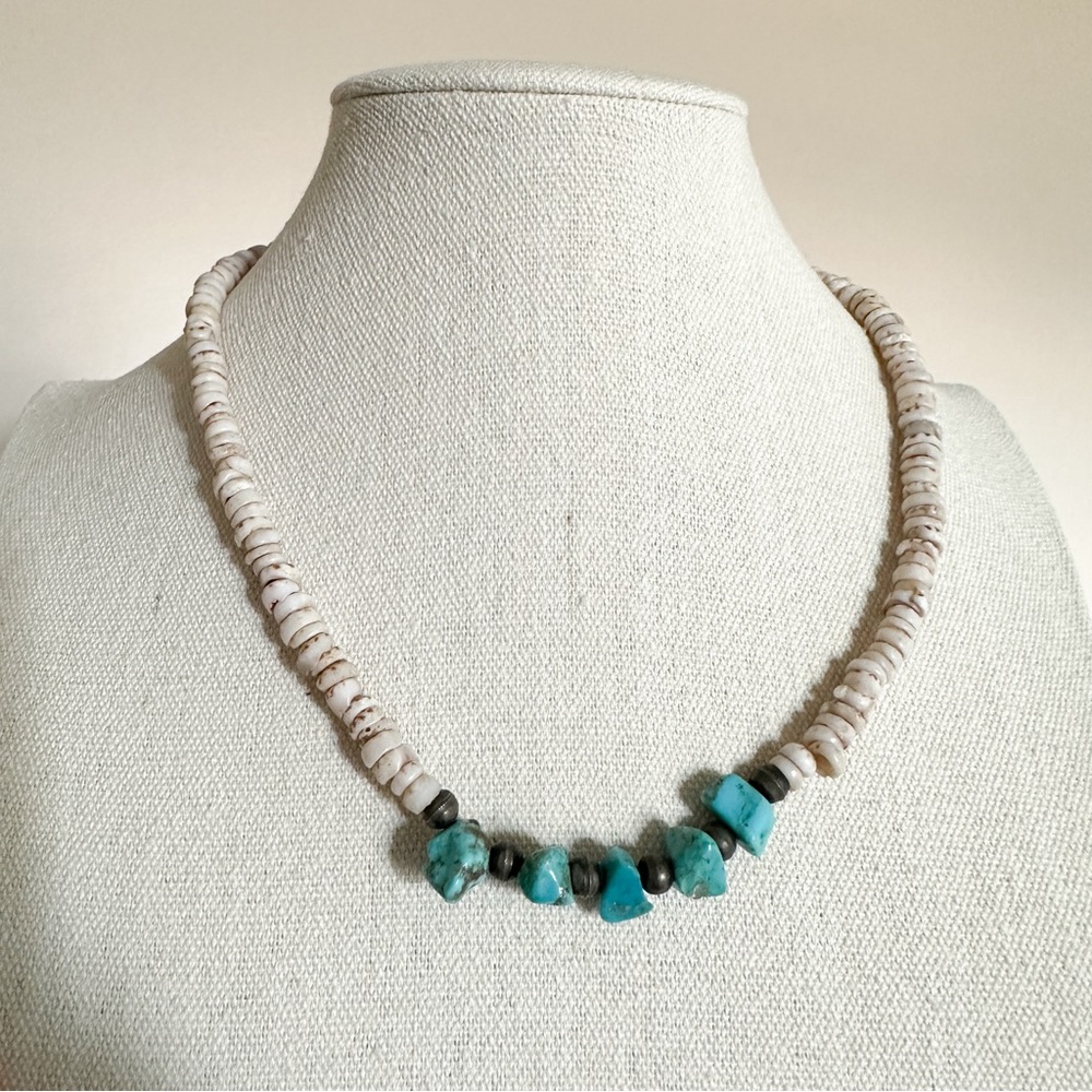VINTAGE TURQUOISE & HEISHI SHELL SURFER NECKLACE
